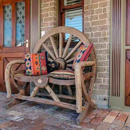 Old Bank Boutique Hotel Mittagong Kültér fotó